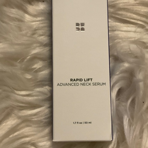 Rapid Lift Advanced Neck Serum - White - Picture 8 of 8